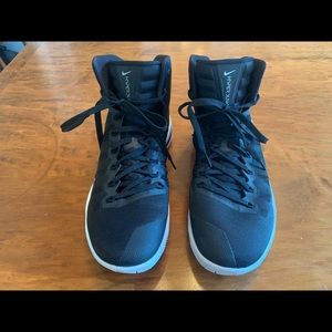 Nike Zoom, HyperDunk, Basketball Athletic Shoes.